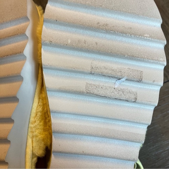 Koolaburra ugg yellow sling back slides - Picture 4 of 9